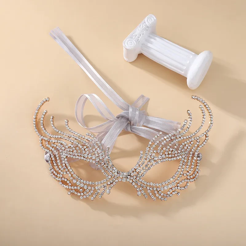 Máscara de media cara con diamantes de imitación para fiesta de Halloween