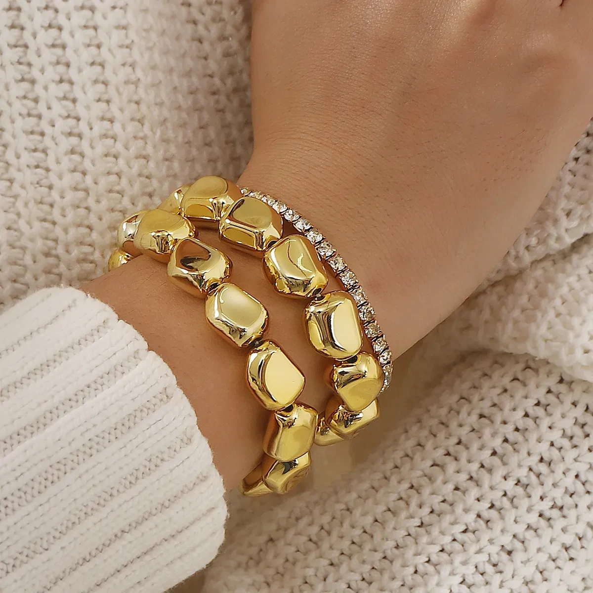 Pulsera geométrica irregular con diseño de nicho