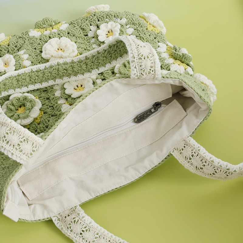 Bolso de mujer tejido a ganchillo con lana laminada matcha