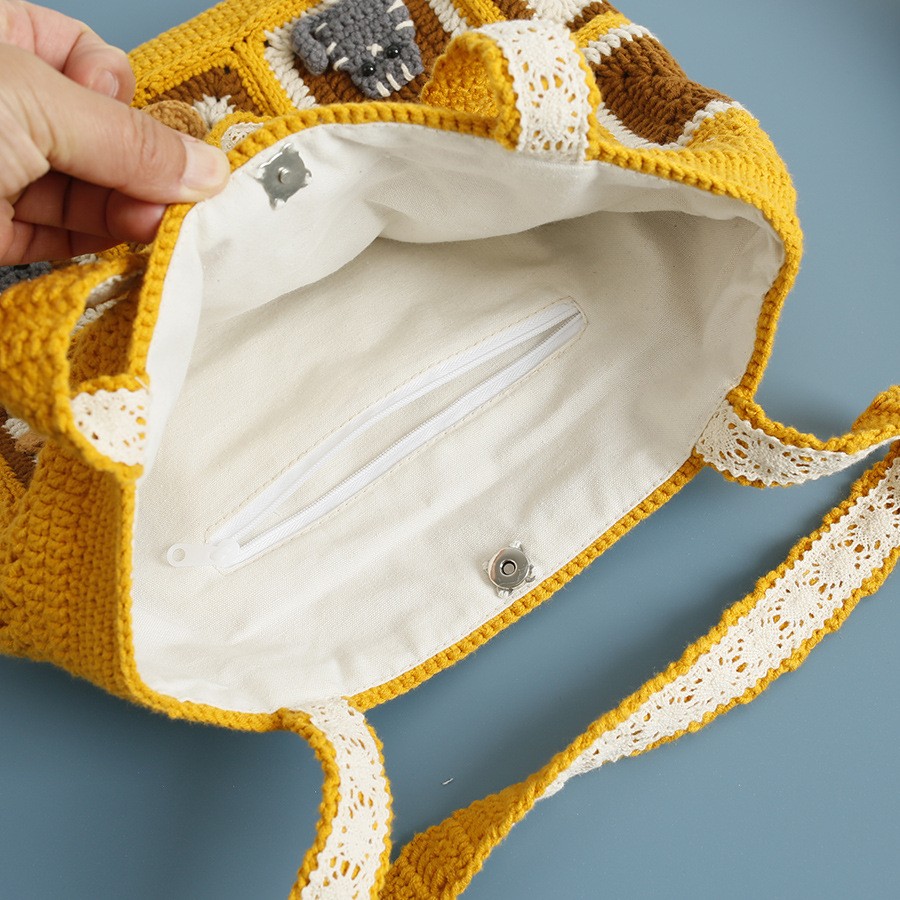 Bolso de hombro cuadrado de lana de ganchillo hecho a mano con gatito