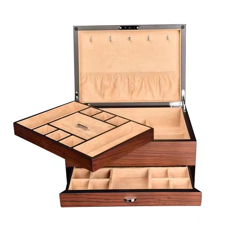 Joyero de franela con cajón de chapa Ugyen y pintura mate
