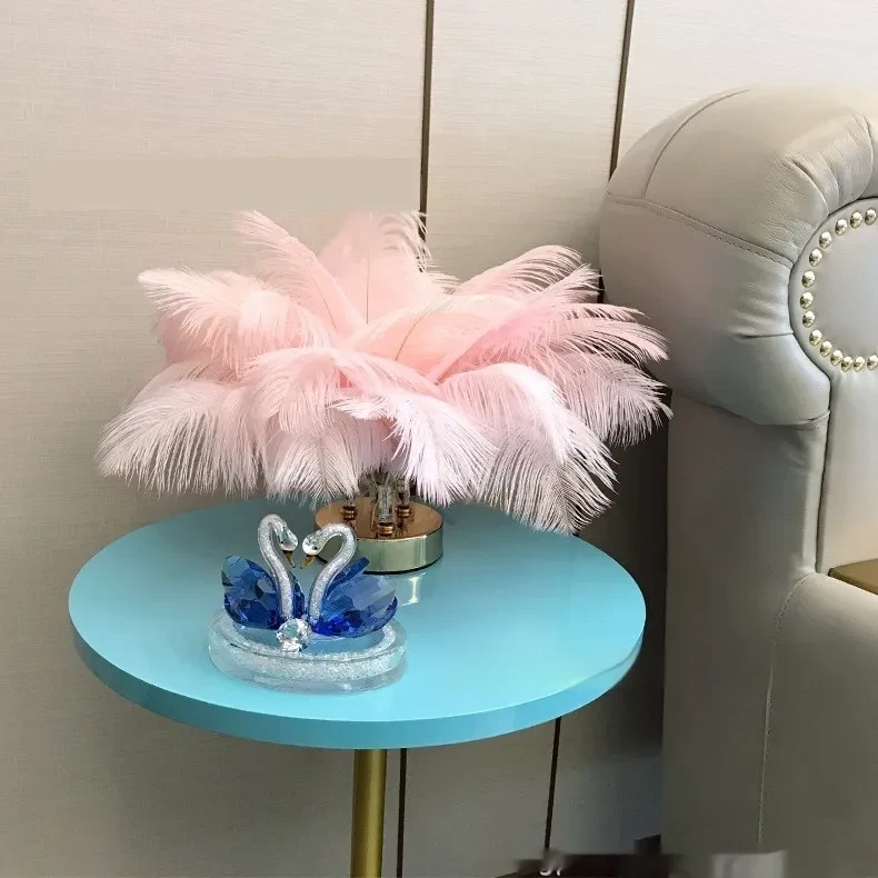 Lámpara de mesa Charging Touch Soft Furnishings True Feathers