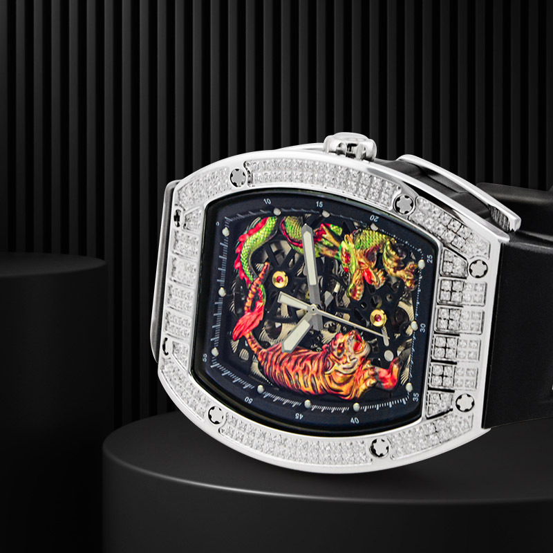 Reloj mecánico automático informal de moda para hombre con diseño de dragón y tigre con diamantes incrustados
