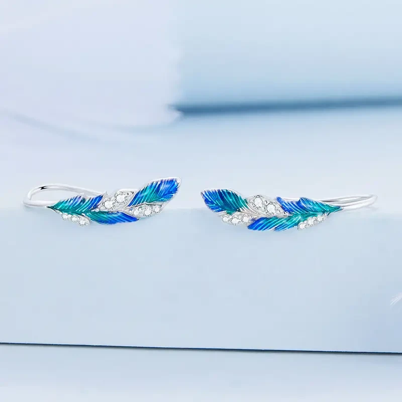 Exquisitos pendientes colgantes de plumas de plata de ley: elegantes, delicados y bonitos, hipoalergénicos y sin níquel.