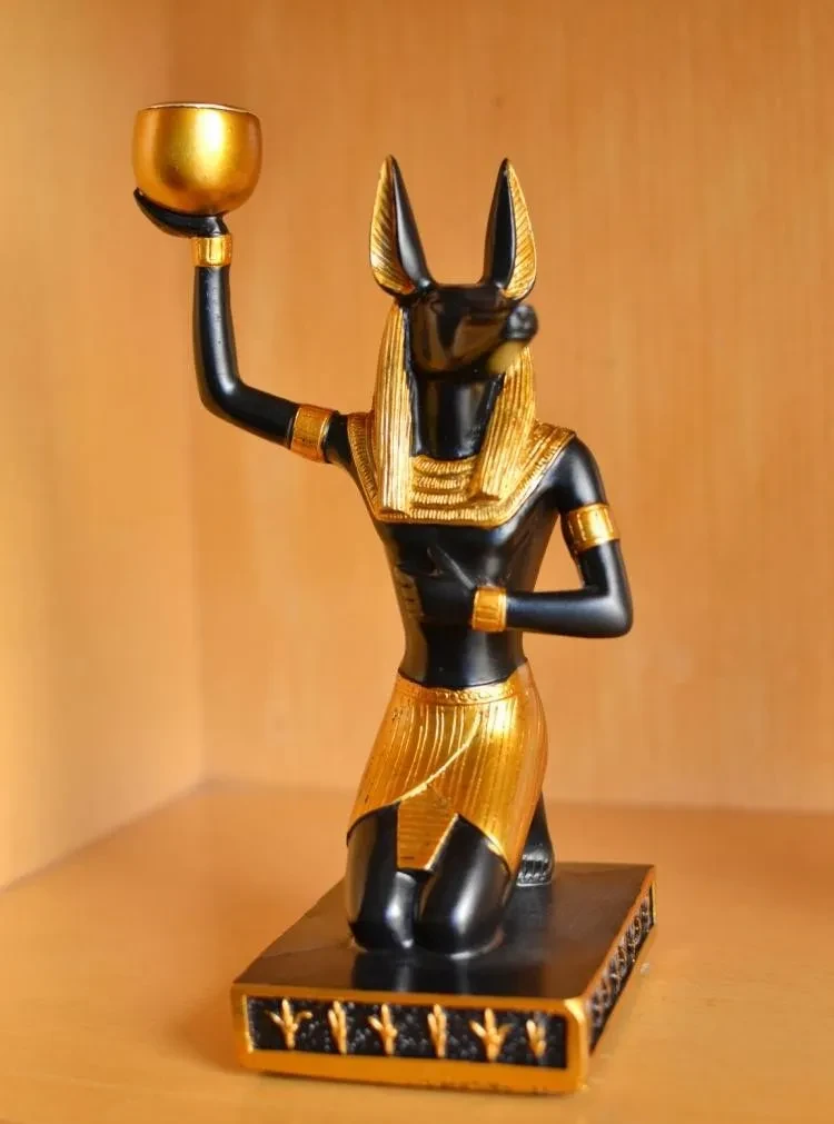 Adorno del dios perro Anubis