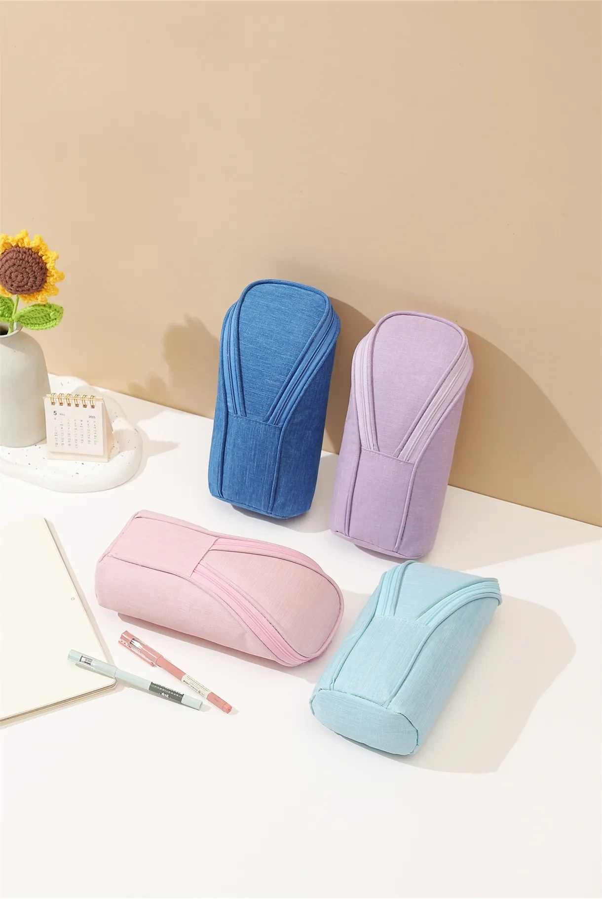 Estuche de papelería con soporte para teléfono móvil de gran capacidad en color caramelo