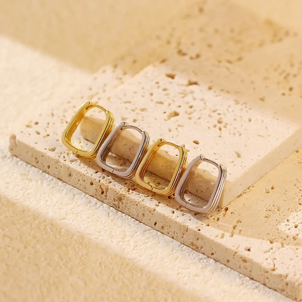 Pendientes geométricos delicados de plata para mujer