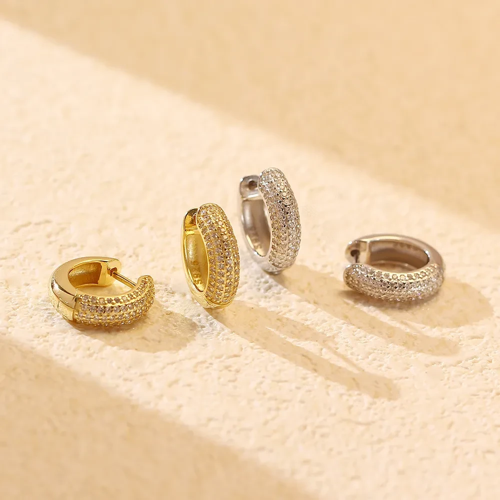 Pendientes de plata con microincrustaciones de circonita y diamantes