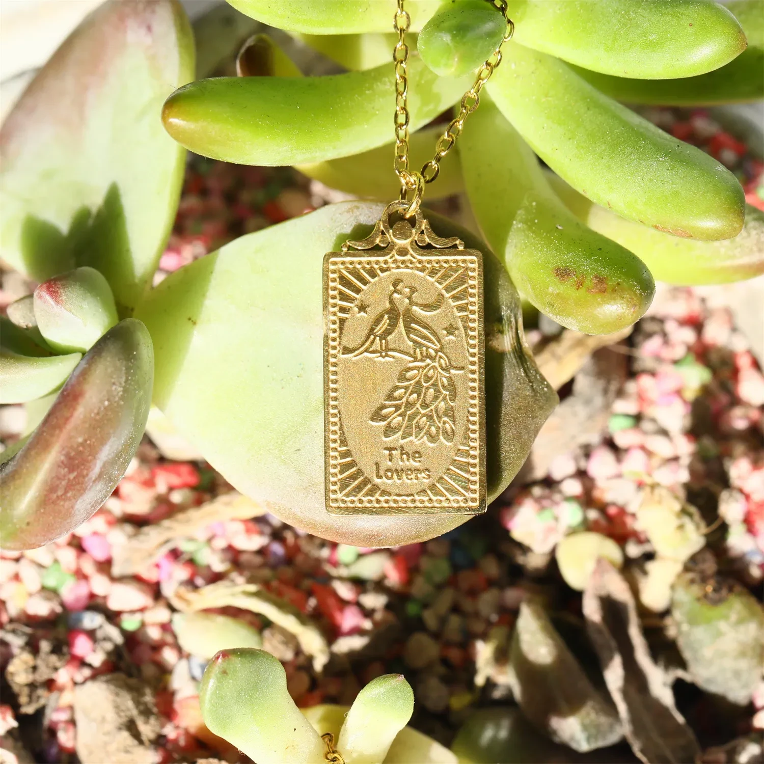 Collar de tarot clásico vintage de acero de titanio con adorno de moda