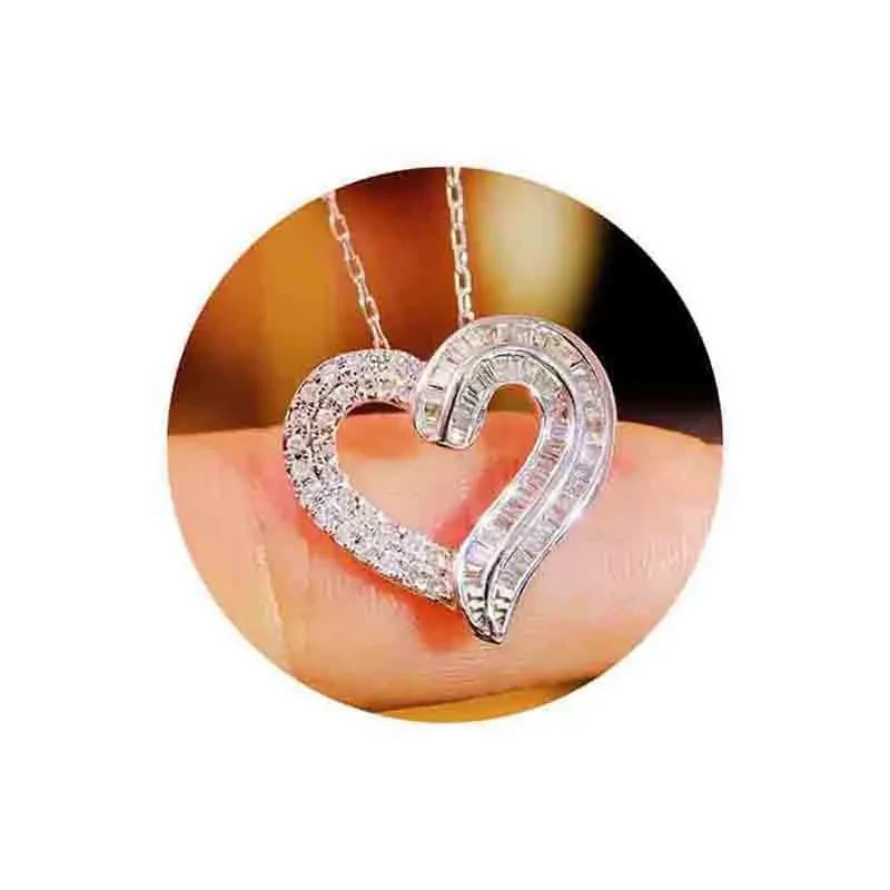 Collar con colgante de corazón para niñas