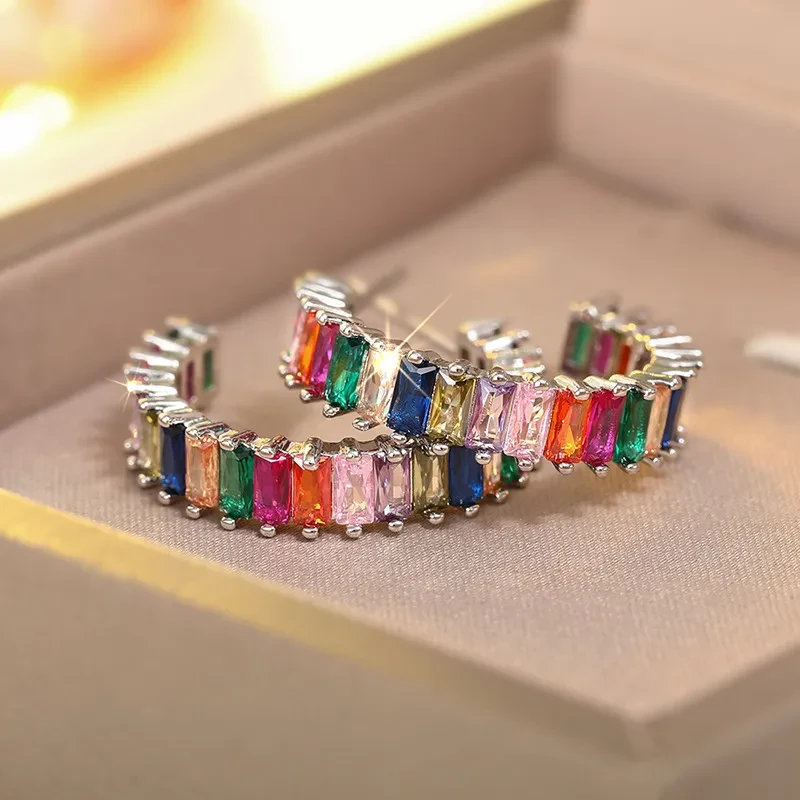 Pendientes coloridos de colores para mujer de moda