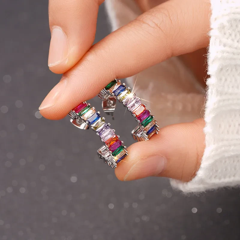 Pendientes coloridos de colores para mujer de moda