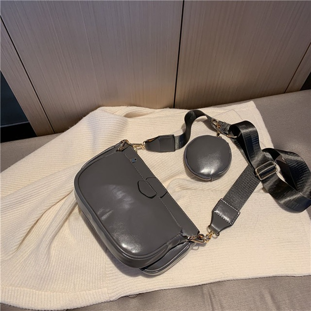 Conjunto de bolsos de mano negros de lujo para mujer.