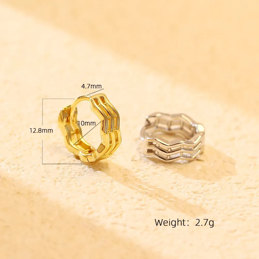 Pendientes sencillos de líneas onduladas de plata Design Sense para mujer