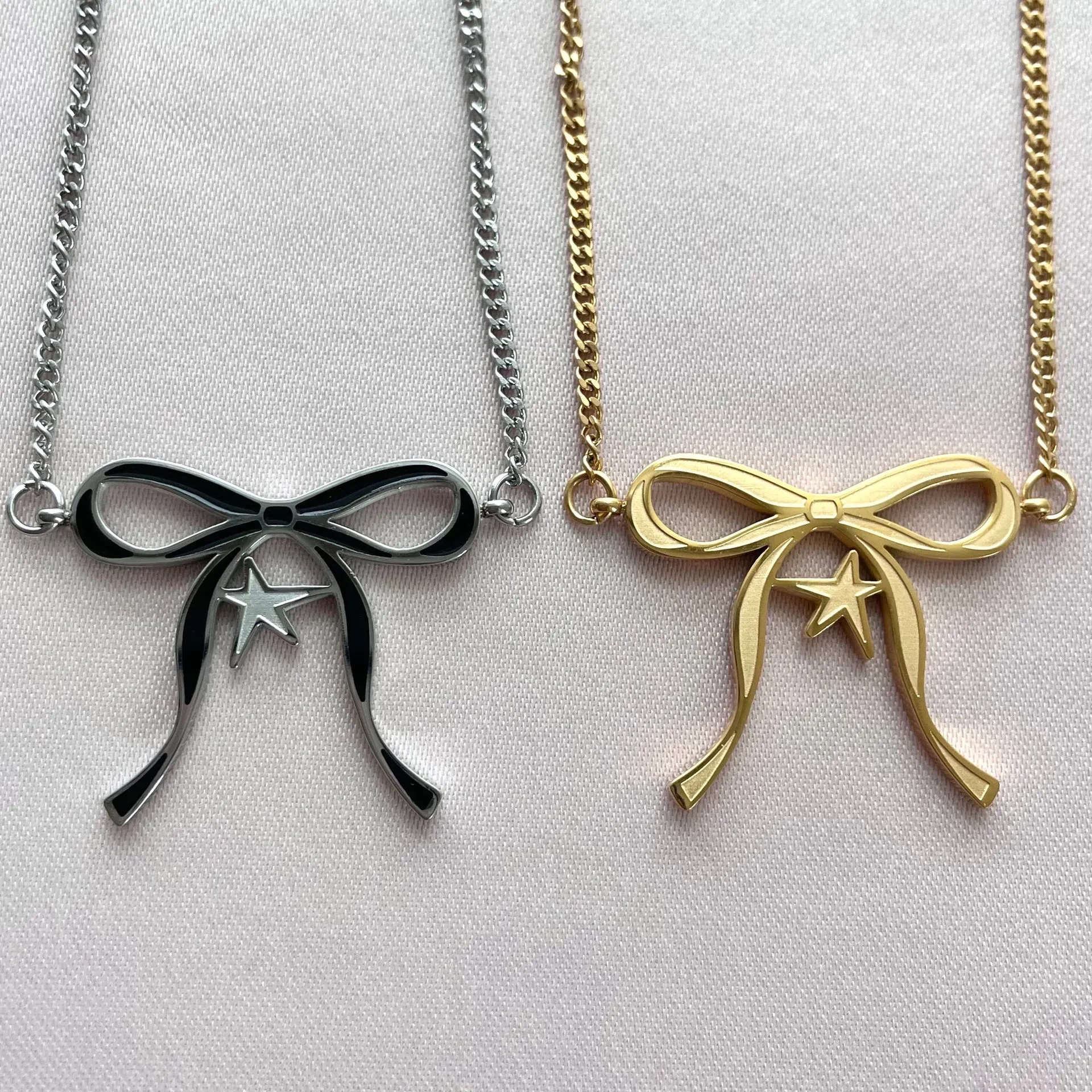 Collar con lazo XINGX de doble cara con goteo y pendientes de color con lazo para caballero