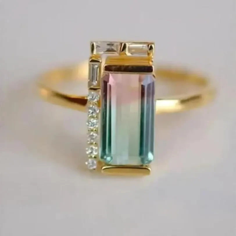Anillo creativo de alta calidad con incrustaciones de oro y piedra natural colorida