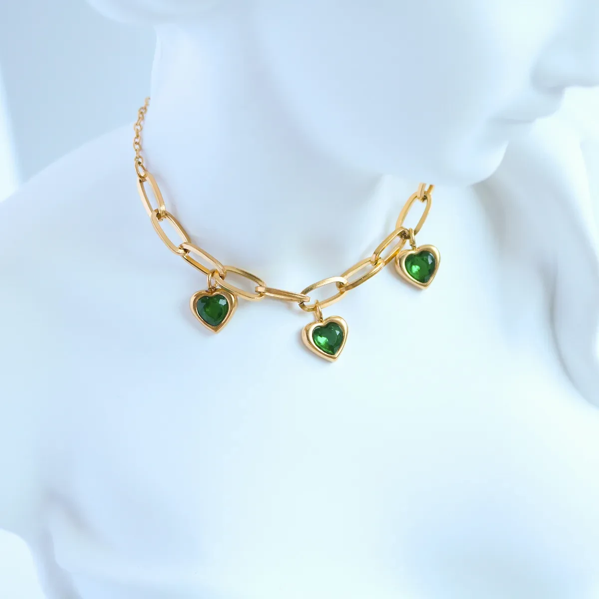 Collar con colgante clásico de amor de la estación independiente Ins Wind, colgante de acero inoxidable en forma de corazón, cadena para suéter, acero de titanio y oro de 18 quilates.