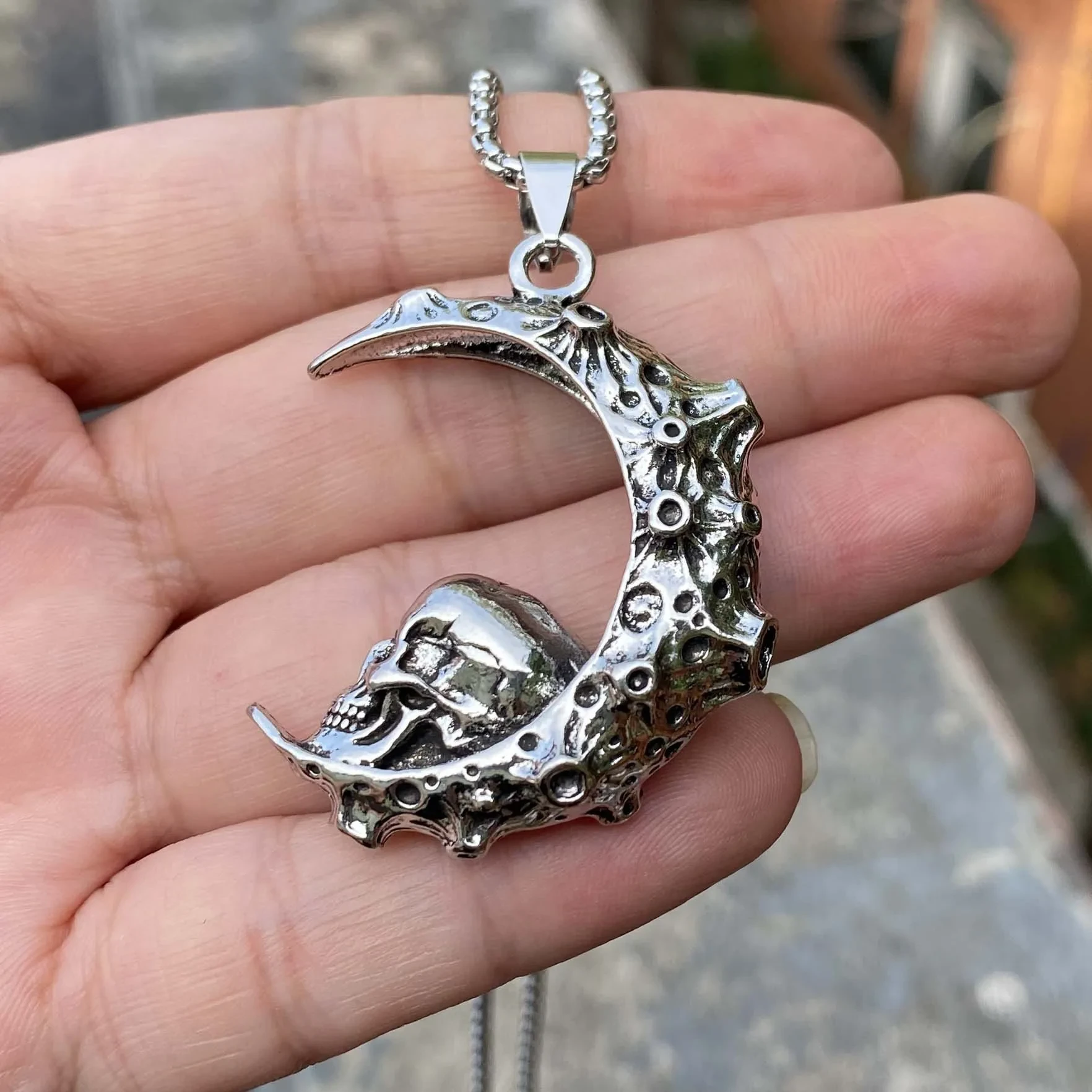Colgante grande de acero inoxidable con calavera lunar 3D, estilo motero punk, para hombre, joyería, envío gratis.