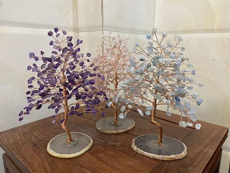 Estantería de decoración de habitación con árbol de cristal