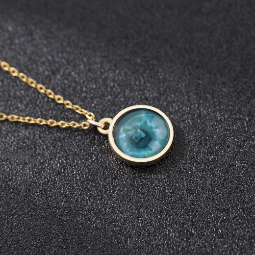 Collar de iris personalizado con foto de ojo: un regalo único para tus seres queridos.