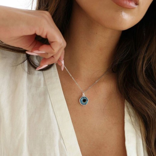 Collar de iris personalizado con foto de ojo: un regalo único para tus seres queridos.