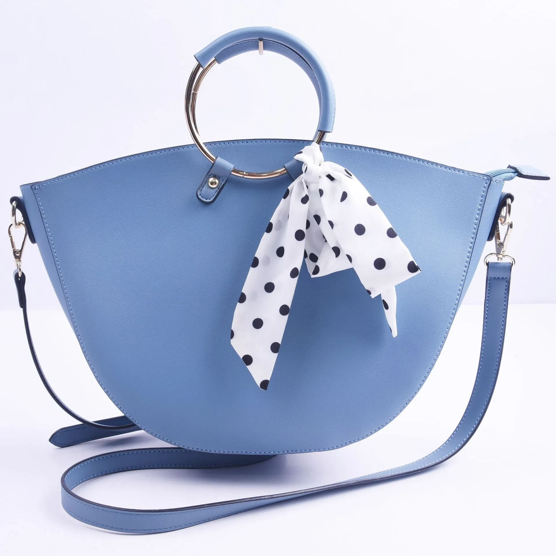 Bolso bandolera de metal con lazo de moda. Bolsos de hombro.