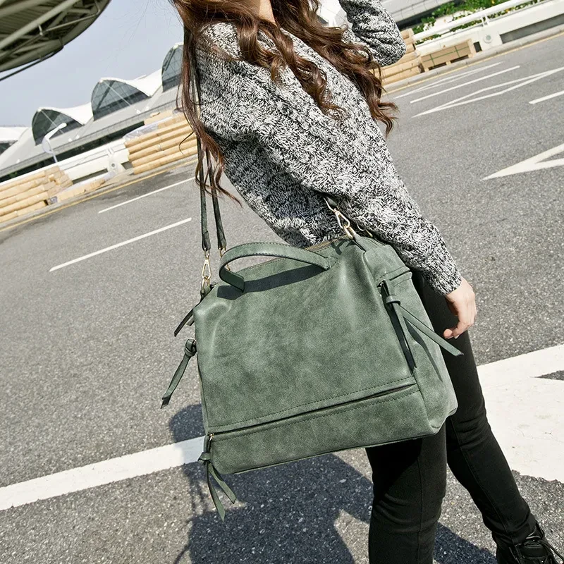 Bolsos de moda para mujer, venta al por mayor, bolso retro de cuero mate, bolso de locomotora, bolso
