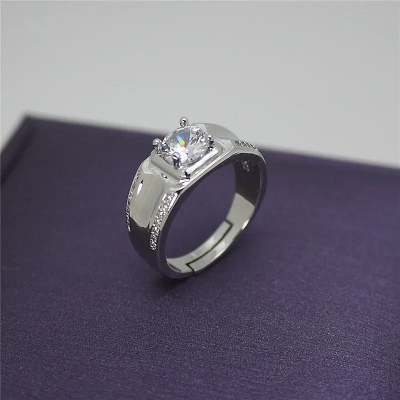 Anillo de pareja con diamantes en plata de ley bañado en oro.