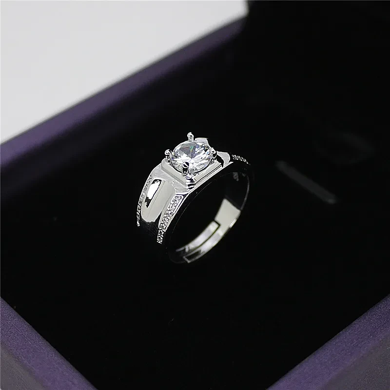 Anillo de pareja con diamantes en plata de ley bañado en oro.