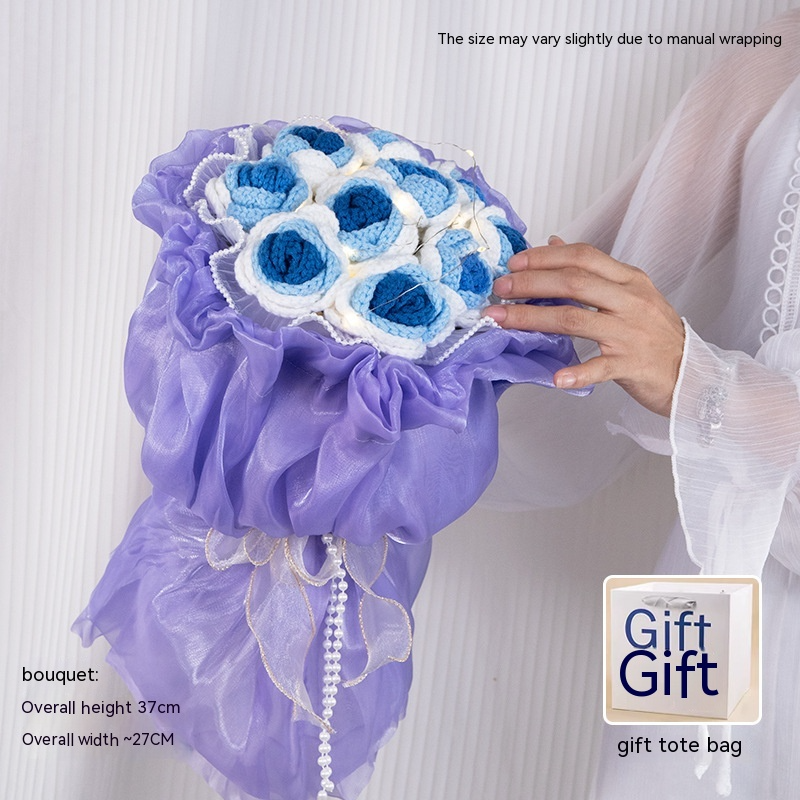 Ramo de lana rosa tejido a mano