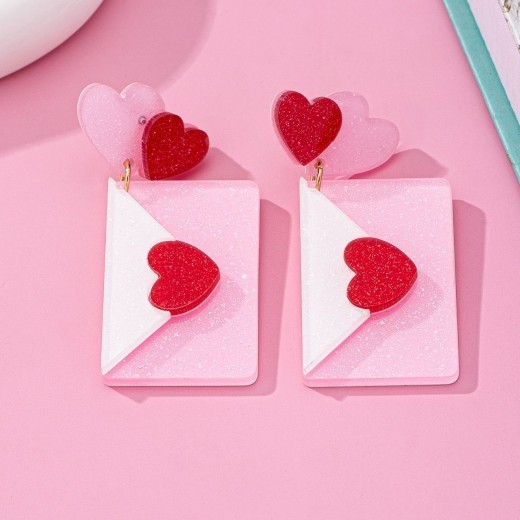 Pendientes acrílicos con forma de sobre para San Valentín
