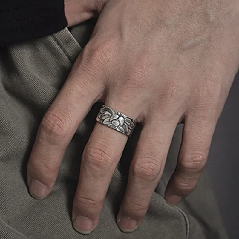 Anillo de plata tailandesa con sutra del corazón de loto para hombre y mujer.