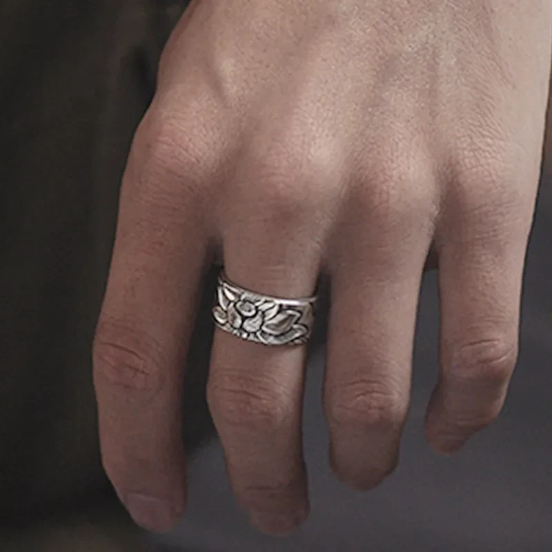 Anillo de plata tailandesa con sutra del corazón de loto para hombre y mujer.