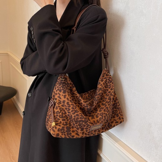 Bolso bandolera con estampado de leopardo para mujer, con diseño de nicho para otoño e invierno, con almohada para las axilas