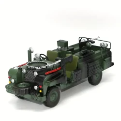Modelo de vehículo militar de hierro hecho a mano a escala 1:10