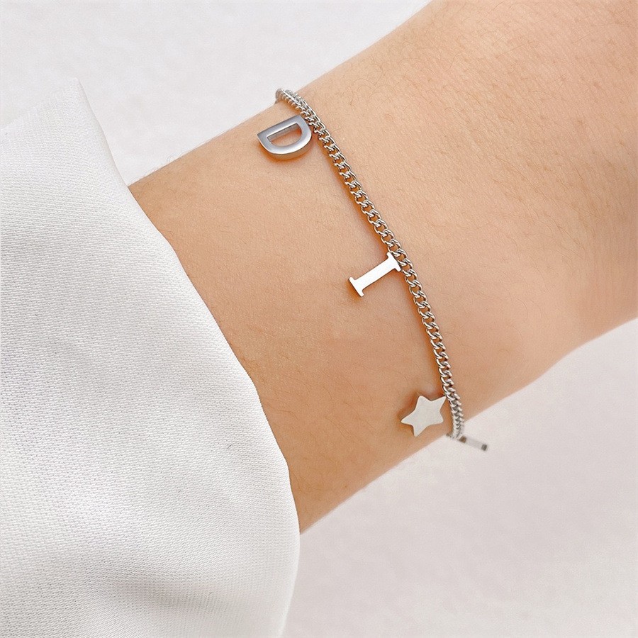 Pulsera con colgante de estrella y letra de nueva moda de Corea
