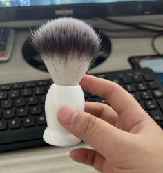 Cepillo de espuma antiguo de madera para barbería