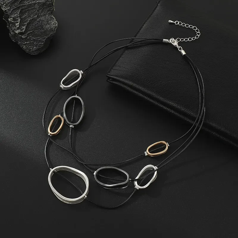 Collar geométrico con adornos de moda para mujer sencillo