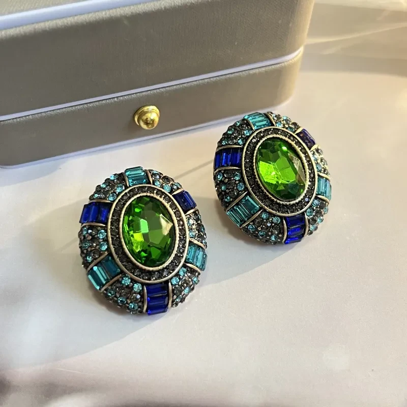 Pendientes antiguos de oro liso vintage con incrustaciones de diamantes de imitación de vidrio de colores