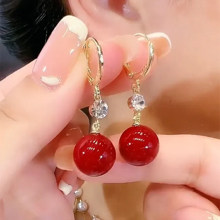 Exquisito clip para la oreja con diseño de nicho