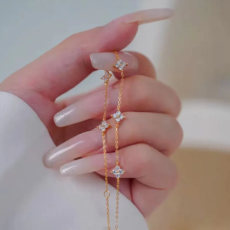 Pulsera de trébol de plata esterlina S925 para mujer con circonitas simples