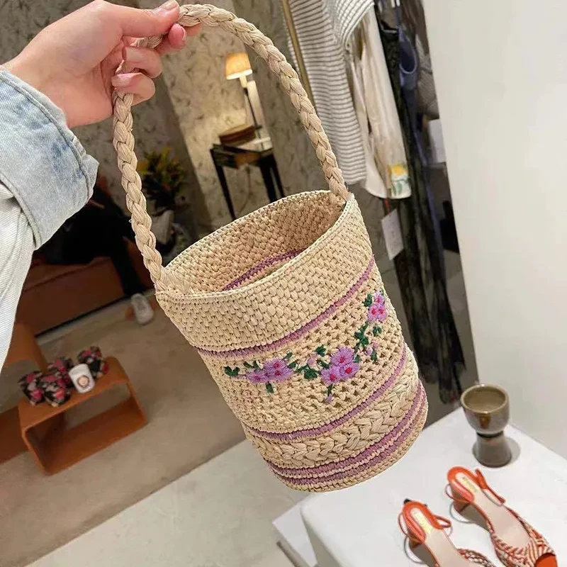 Bolso de mano tejido de rafia con paja bordada para mujer