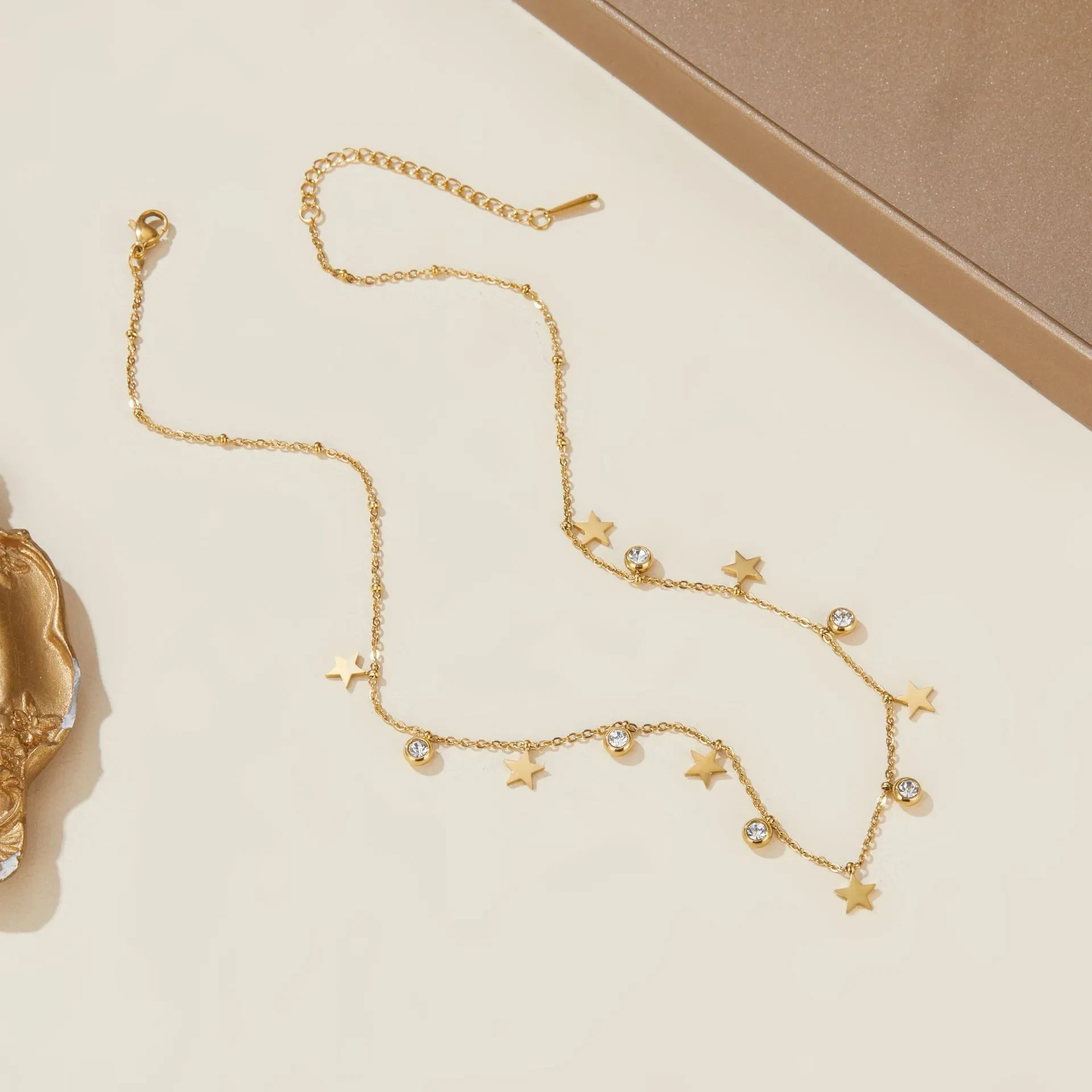 Collar de mariposa con estrella de cinco puntas y diamantes de imitación para mujer