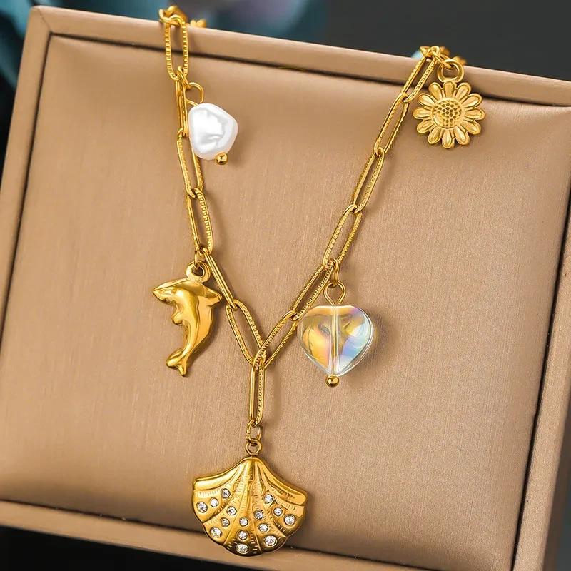 Collar de delfín chapado en oro con festón de diamantes retro