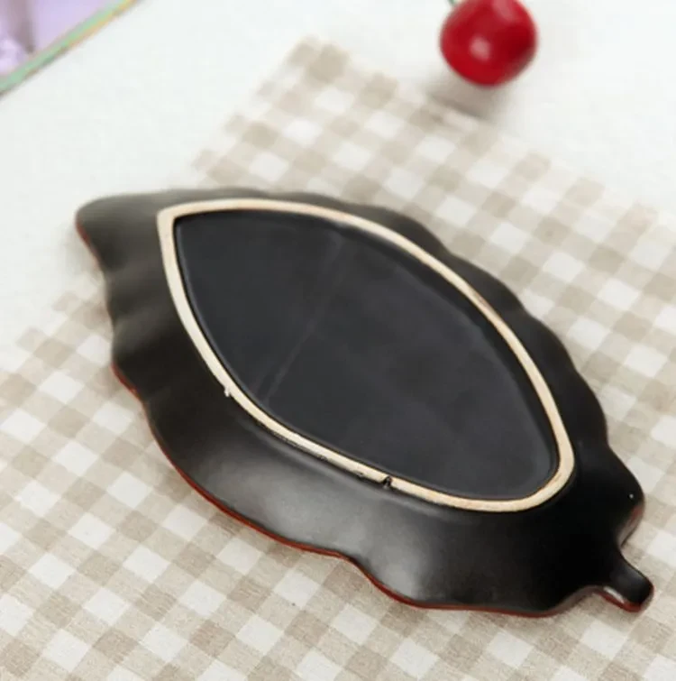 Plato de cerámica creativo con forma de hoja de plátano, encantador plato para condimentos