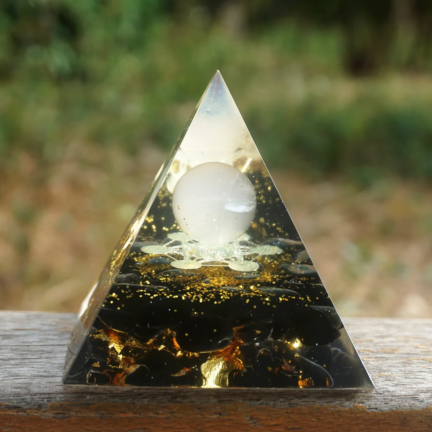 Adornos de la Pirámide de Ogan: Torre de energía de grava de cristal natural