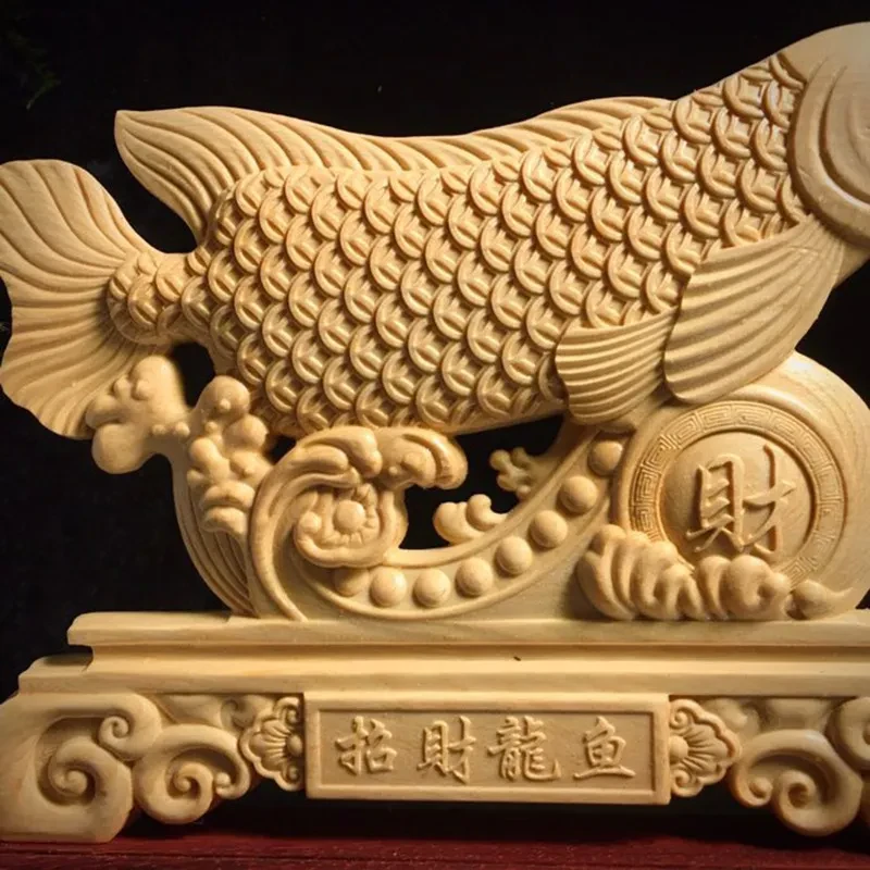Adornos de pez dragón de la suerte finamente tallados en madera de boj Superficie de escritorio de pez dragón