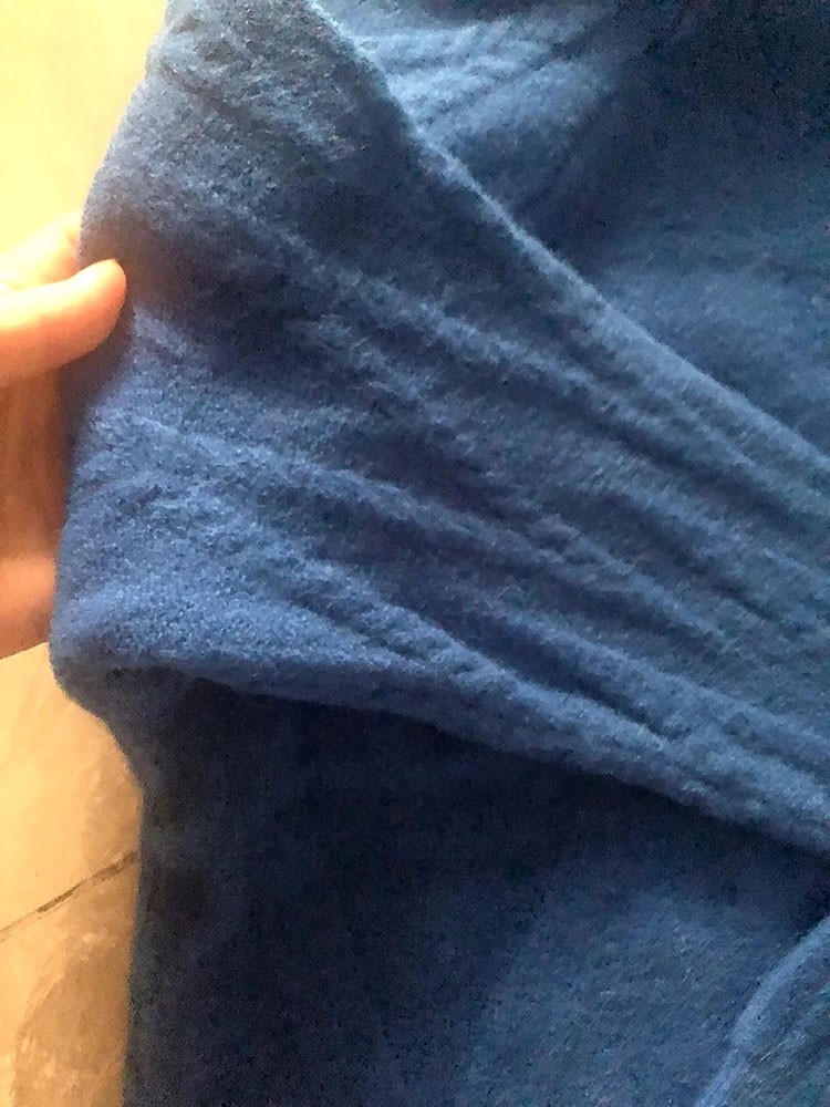 Conjunto de dos piezas de punto para otoño e invierno: jersey de cuello alto y pantalón ancho.