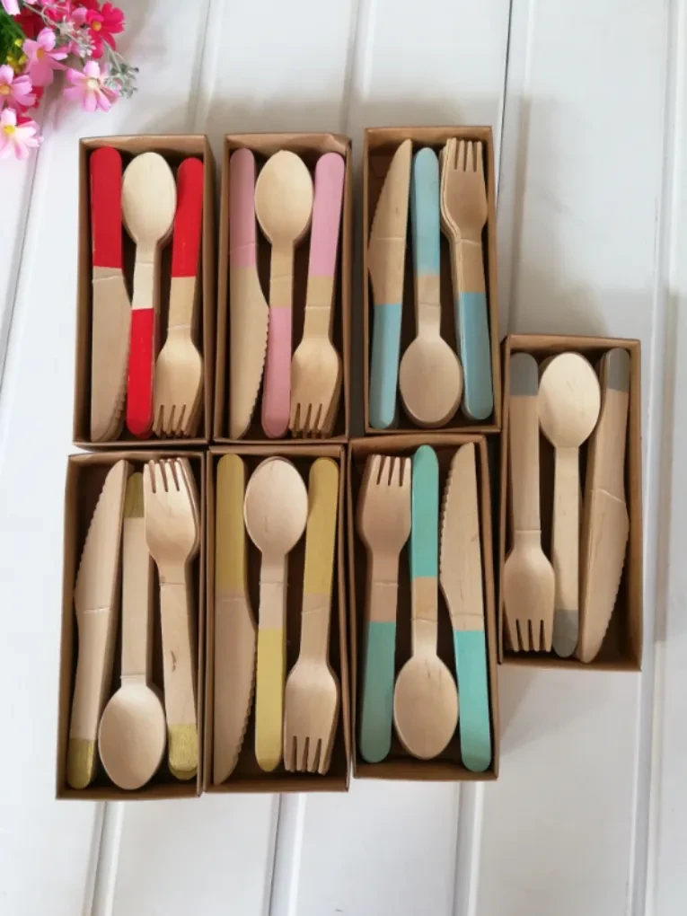 Juego de cubiertos de madera desechables de 24 piezas