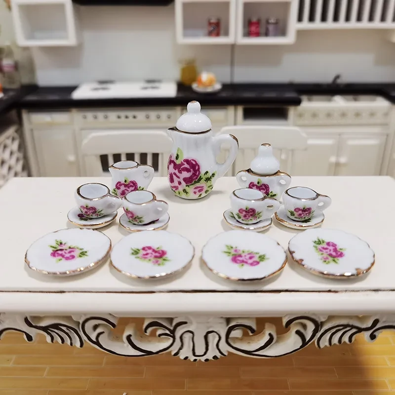Juego de té de cerámica con maceta y florero